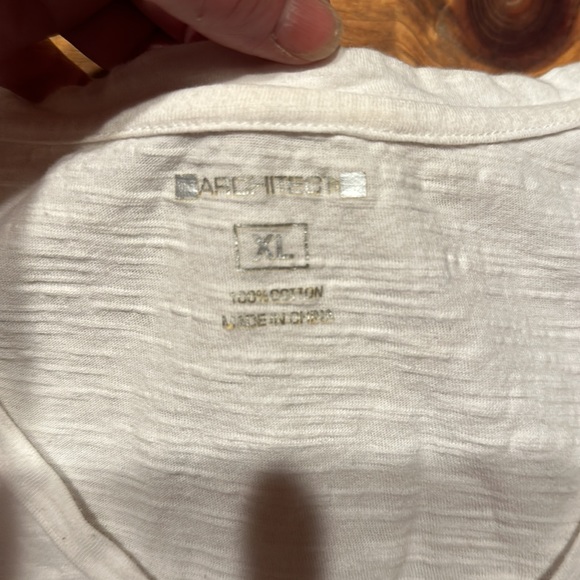 White Tee XL wms - Picture 2 of 5